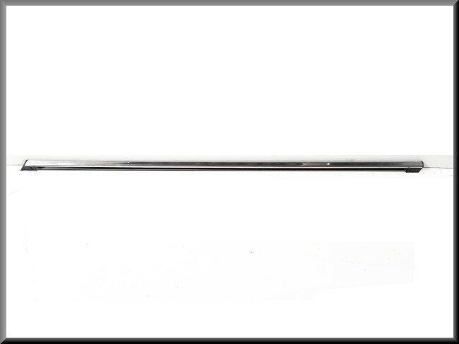 Sierlijst achter portier rechts  – Renault 18 – OEM 7700640063 – NOS