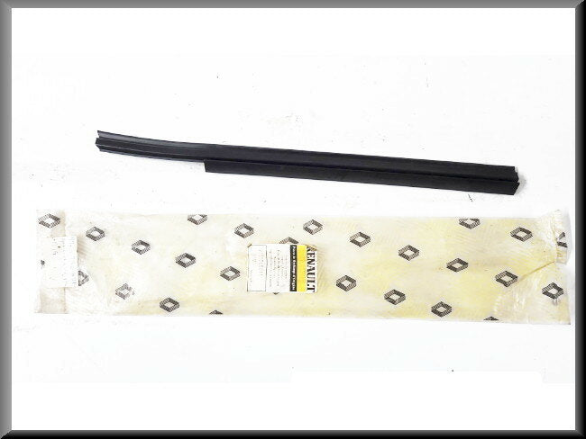 Motorkap rubber – Renault 19 – OEM 7700790871
