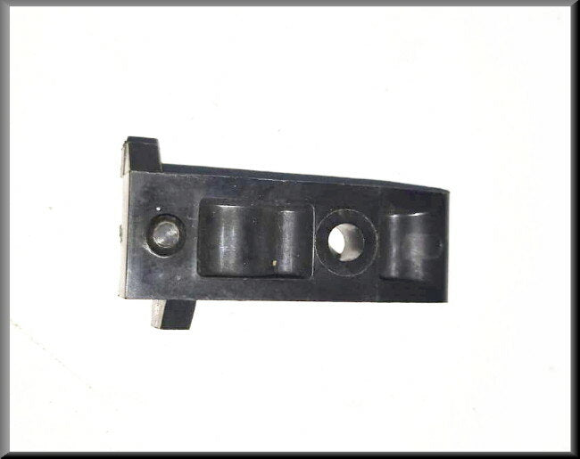 Hood locking mechanism holder – Renault 16 – OEM 0857540900