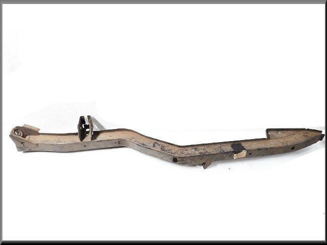 Bodembalk links (voorste stuk ontbreekt) – Renault 12 – OEM 7701455747 – NOS