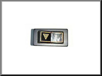 Alarm schakelaar (oranje) – Renault 16 – OEM 7700562642