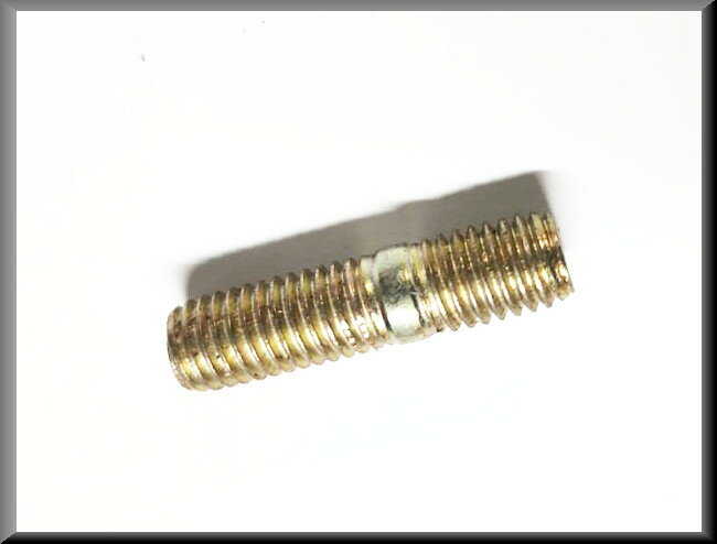 Tapeind M8x32 – Renault 16