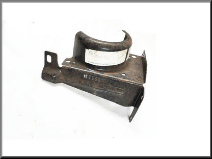 Base plate right – Renault 18 – OEM 7700665331 / 7700756712 – NOS