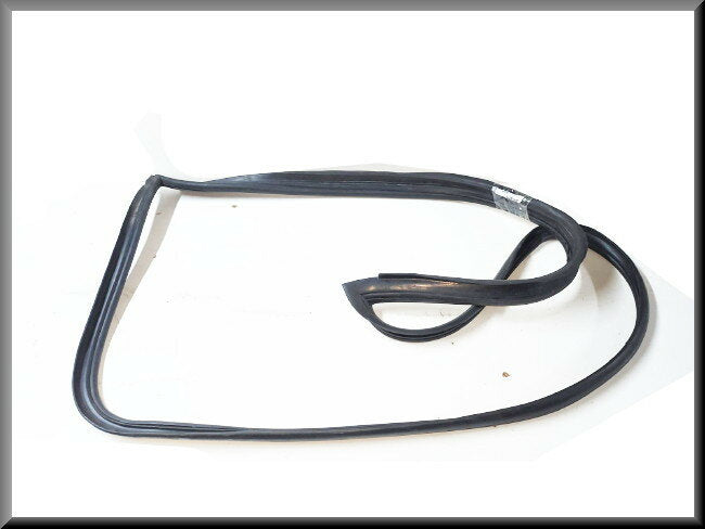 Achterruit rubber  – Renault 12 Break – OEM 7700578393 – NOS