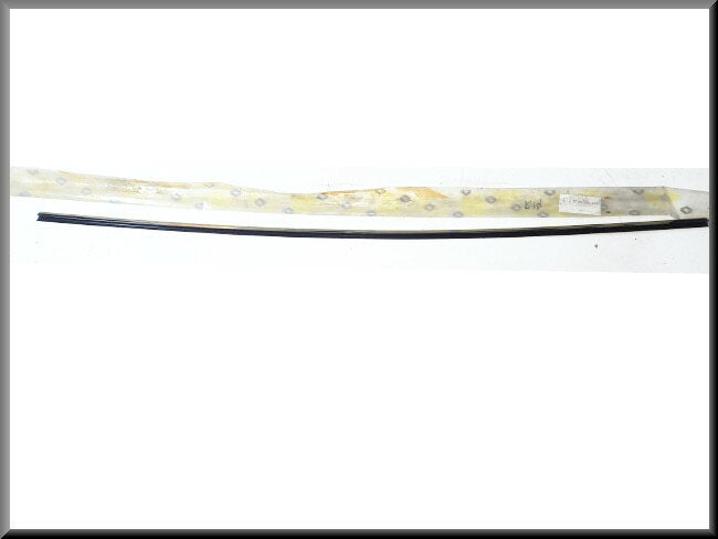 Bonnet molding – Renault 14 – OEM 7704000434 – NOS