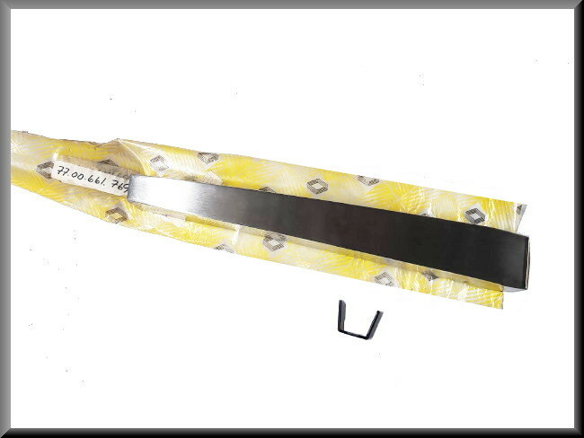 Moulure de montant B gauche – Renault 20 - Renault 30 – OEM 7700661769 – NOS