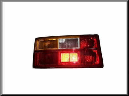 Feu arrière complet gauche (Hella) – Renault 18 – OEM 7701024113 – NOS
