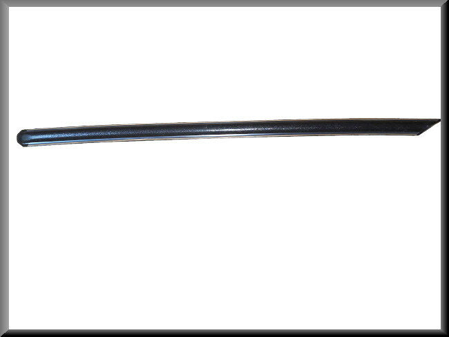Baguette décorative avant gauche – Renault 20 - Renault 30 – OEM 7700675947 – NOS