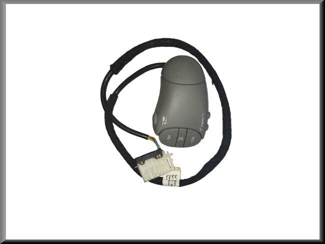 Radio bediening  – Renault Twingo – OEM 7700424372 – NOS
