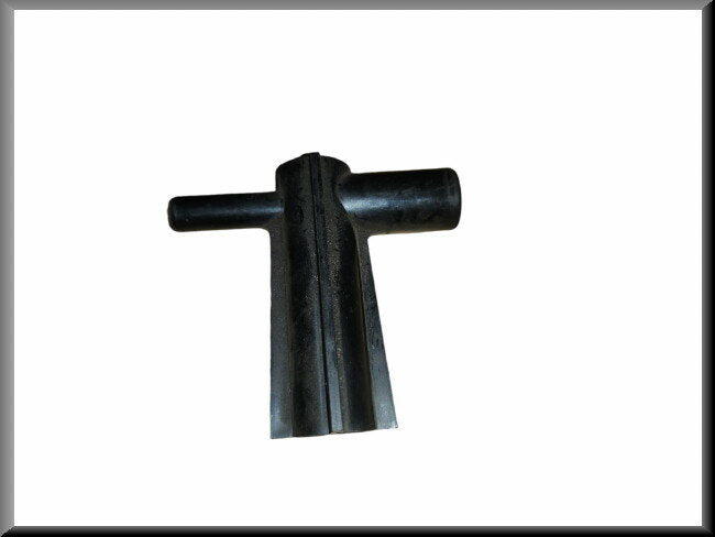 Raccord en T du système de ventilation du carter – Renault 16 – Renault 5 - OEM 7700537887