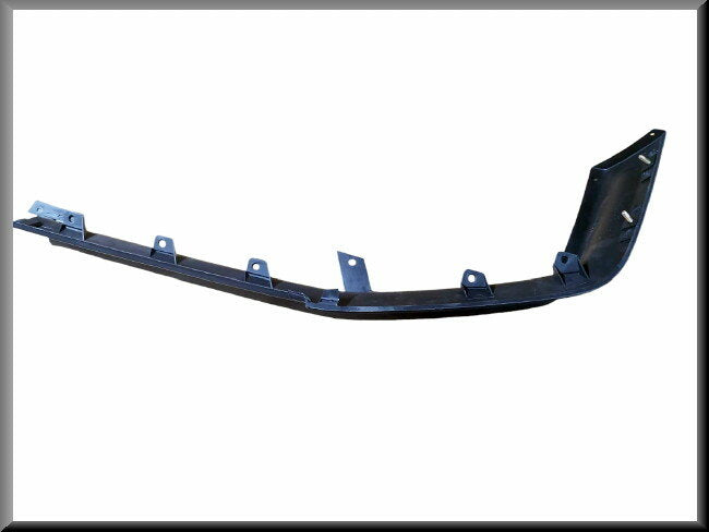 Spoiler deel links  – Renault 21 – OEM 7700766210 – NOS