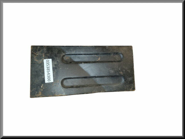Front splash plate left – Renault 4 - Renault 6 – OEM 0353854300