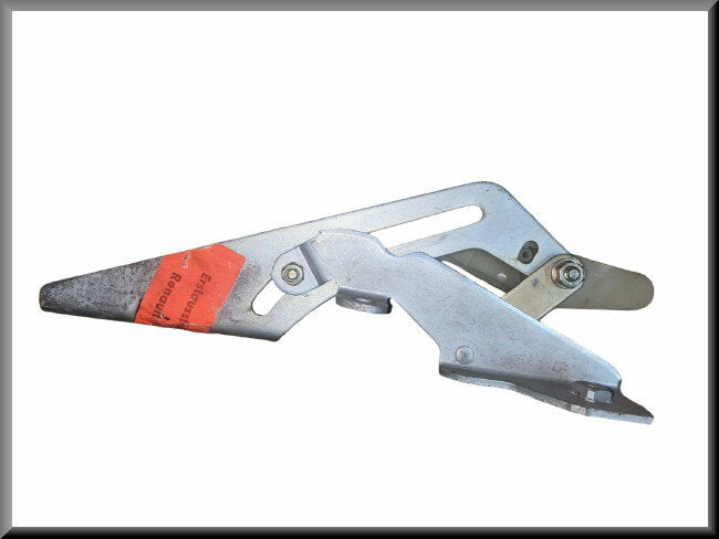 Achterklep scharnier – Renault 18 (1e type) – OEM 7701631939