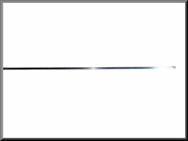 Front Trim Molding – Renault 6 – OEM 7700568325 – NOS