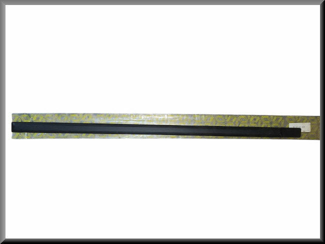 Baguette décorative porte arrière gauche – Renault 18 – OEM 7704000056 – NOS