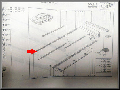 Sierlijst portier voorzijde rechts  – Renault 9 – OEM 7701034375 / 7700777832 – NOS