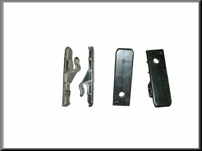 Seat clips (4) rear seat – Renault 9 - Renault 11 – OEM 7700649940 – NOS