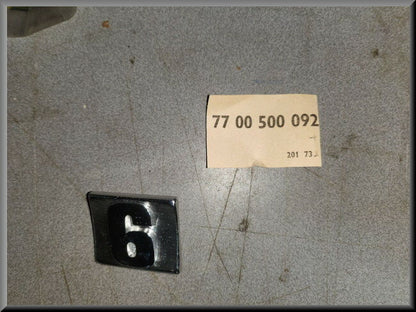 Emblème – Renault 6 – OEM 7700500092 – NOS