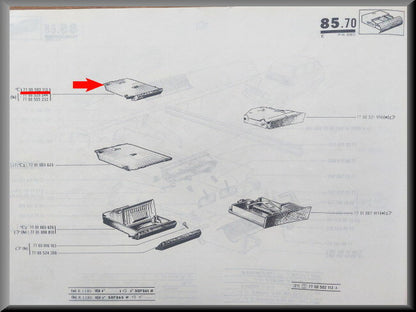 R6: Ashtray (New Old Stock).