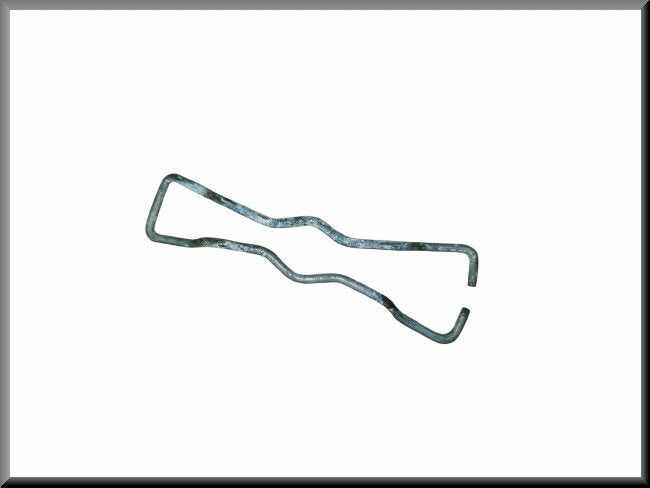 Dunlop hubcap spring clip – Renault 16 – Renault 12 - Renault 15 - Renault 17 - OEM 7703066196 – NOS