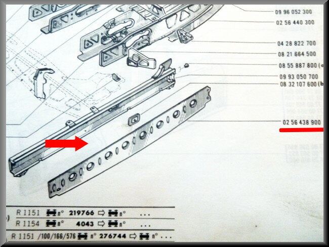 Demi-plaque intermédiaire longeron gauche – Renault 16 – OEM 0256438900
