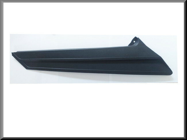 Trim strip right rear – Renault 11 (3-door) – OEM 7704001721 – NOS