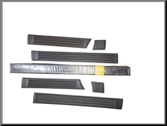 Protection latérale carrosserie – Renault 14 – OEM 7701493777 – NOS