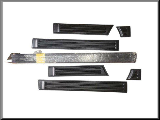Protection latérale carrosserie – Renault 18 – OEM 7701403778 – NOS