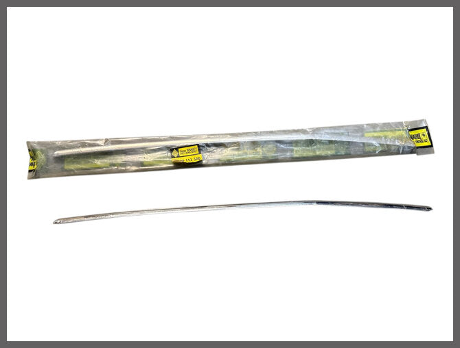 Bandeau de calandre – Renault 8 – Renault 10 - OEM 0990112500 – NOS