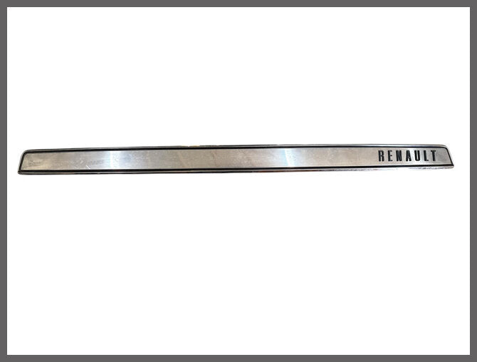 Sierstrip achterklep – Renault 10 – OEM 0855790900 – NOS