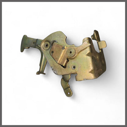 Slot bevestingingsplaat achterzijde rechts – Renault 16 – OEM 7700521168 – NOS