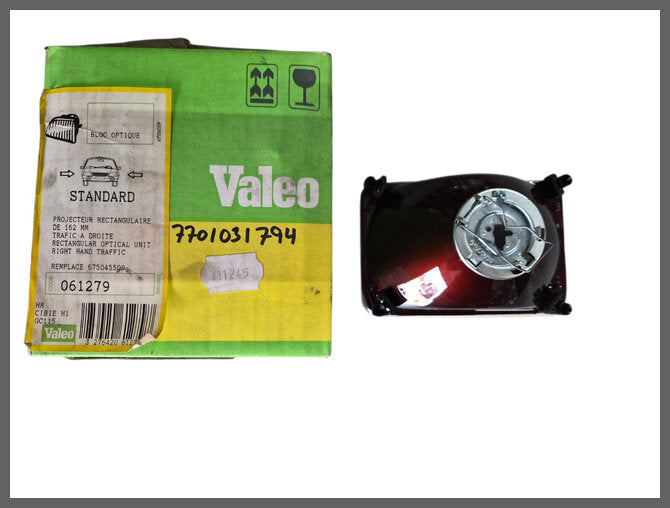 Phare gauche (longue portée) – Renault 9 – Renault 11 - Maserati Bi-Turbo - OEM 7701031794 – NOS