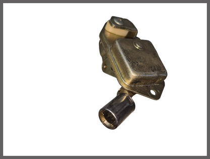 Portierslot voorzijde rechts – Renault 12 Gordini – OEM 7700548642 – NOS