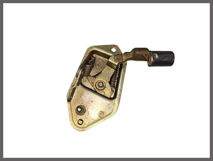 Portierslot voorzijde rechts – Renault 12 Gordini – OEM 7700548642 – NOS