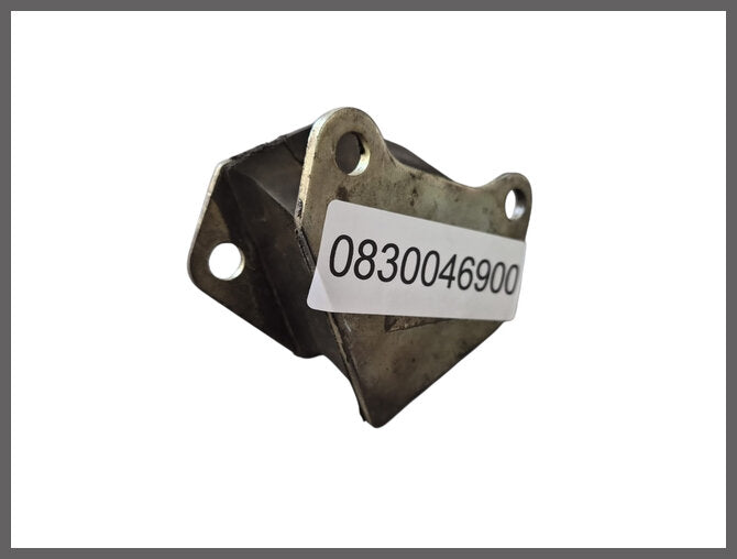Engine mount right – Renault 8 – Renault 10 – Caravelle – OEM 0830046900 – NOS