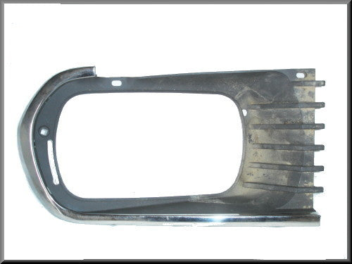 Grille partie droite avec cerclage chromé – Renault 12 – OEM 7701454303
