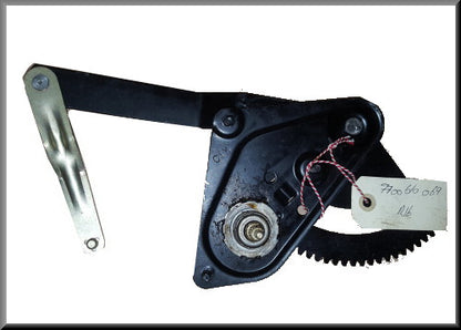 Mécanisme lève-vitre arrière droit – Renault 16 – OEM 7700610069