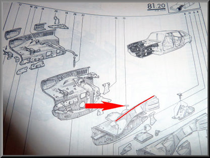 Bevestigingsstrip spatbord links – Renault 16