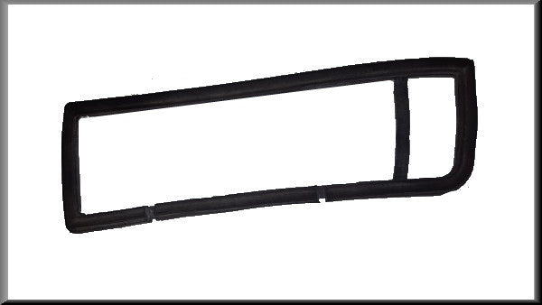 Rear light rubber right – Renault 16 – OEM 7701010118