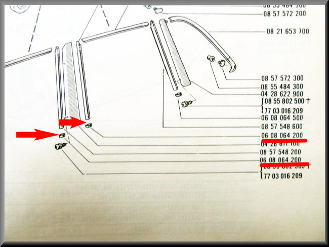 Clamp for chrome strip doors front and rear (next to B-pillar) – front rear – Renault 16 – OEM 7700648461 / 0608064200 – Used