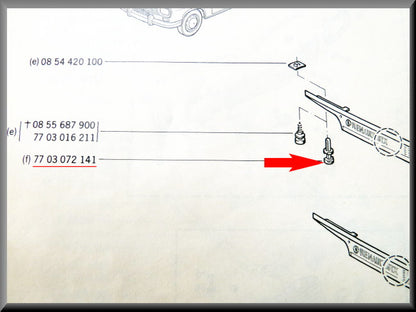 Attachment with plug for tailgate logo – Renault 16 – OEM 7703072153 / 7703072141