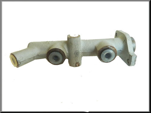 Brake Master Cylinder – Renault 16 - Renault Alpine - Renault various – OEM 7700577839 / 7700617441
