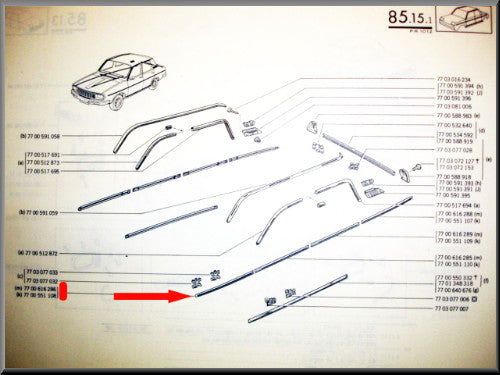 Lijst op voorscherm links en rechts – links rechts – Renault 12 – OEM 7700616286