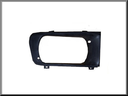 Cadre de phare droit (plastique) – Renault 16 TL, TS >1972 – OEM 7700580995