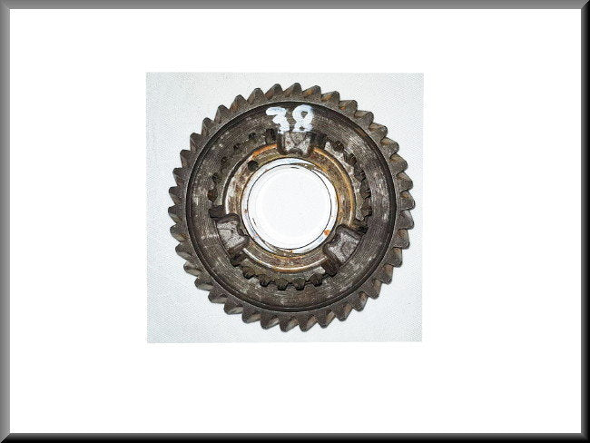 Pignon de 2ème vitesse (38 dents) – Renault 12 – Renault 16 - OEM 7700563063