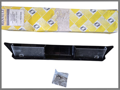 Cache-feu de plaque d'immatriculation - Renault 6 - OEM 7701013225