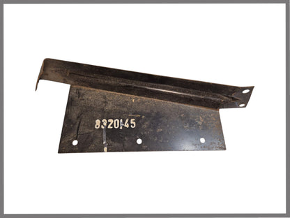 Support garde-boue arrière droit – Renault 8 – OEM 0832014500