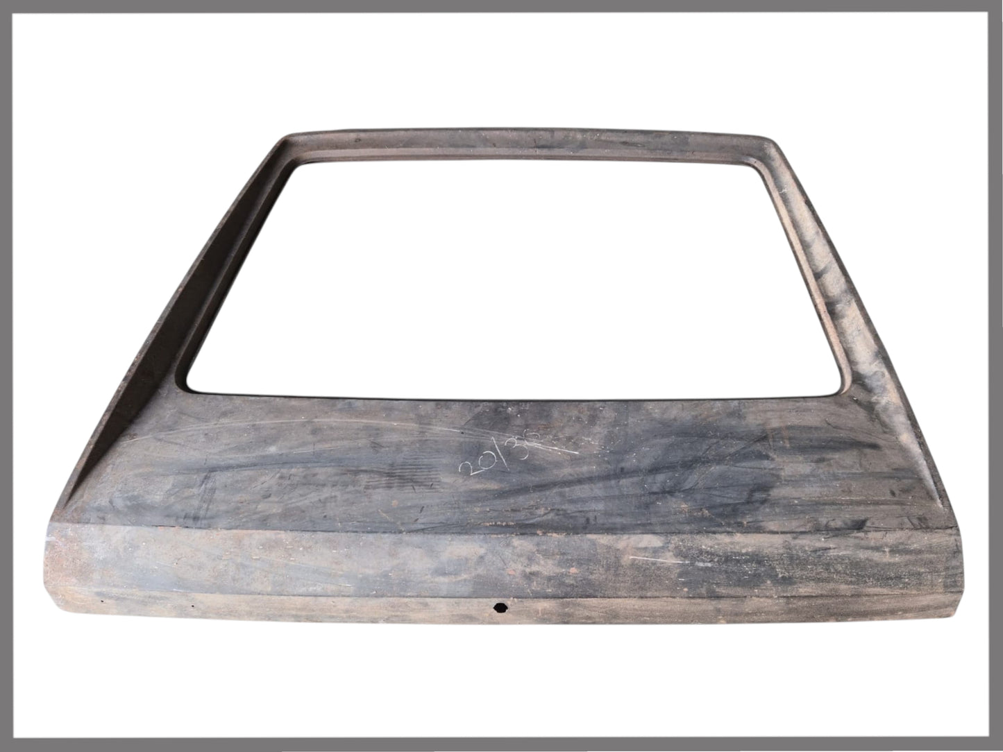 Tailgate (special lock hole) – Renault 20 – Renault 30 - OEM 7701533087