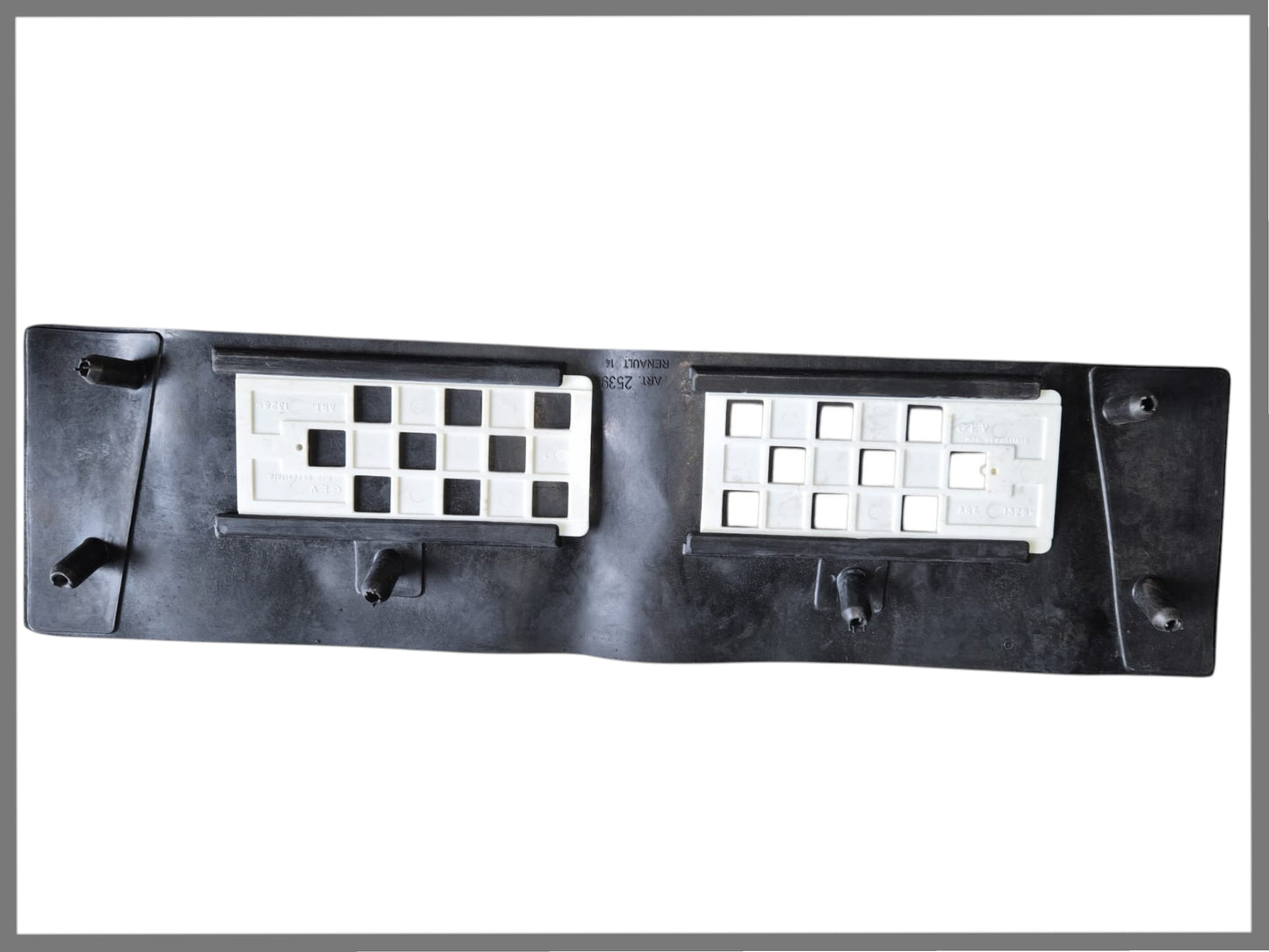 Cache de radiateur - Renault 14 - OEM 142539