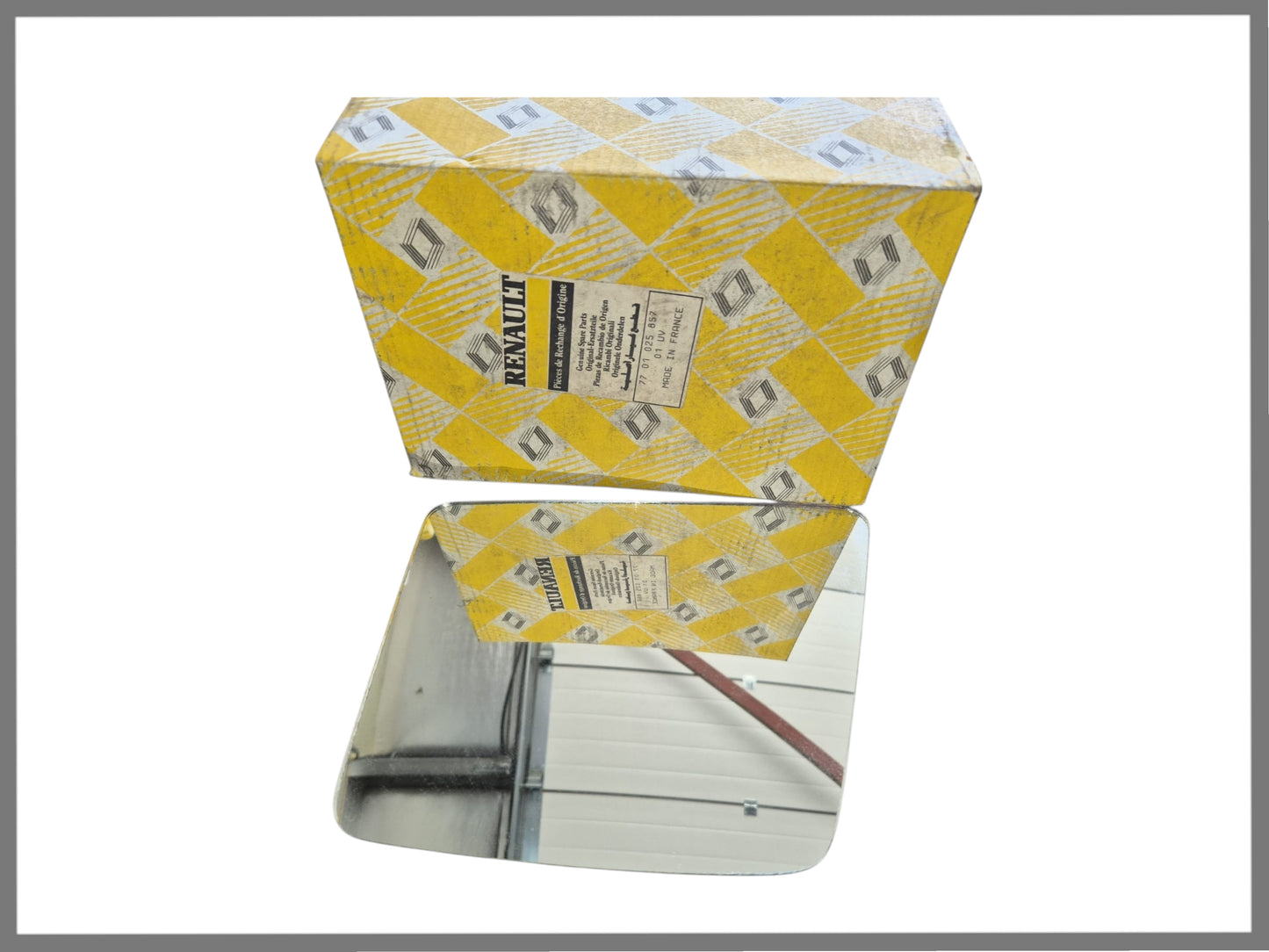 Verre de rétroviseur extérieur droit - Renault Trafic - OEM 7701025857